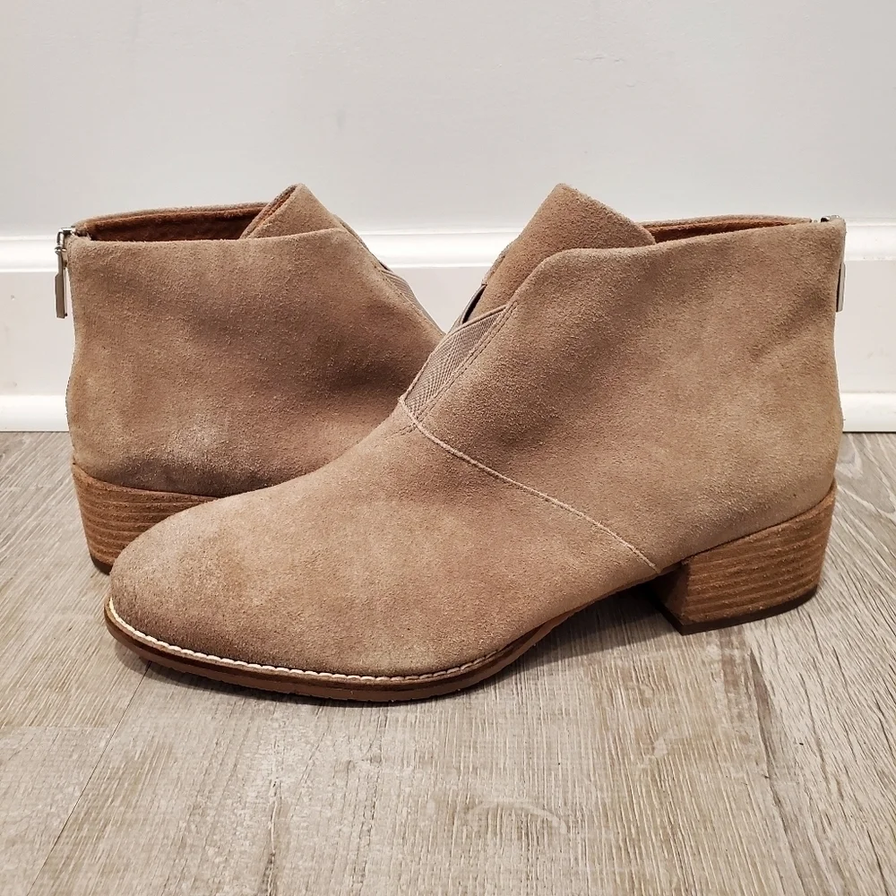 NEW SoftWalk Tilden Ankle Boot Taupe